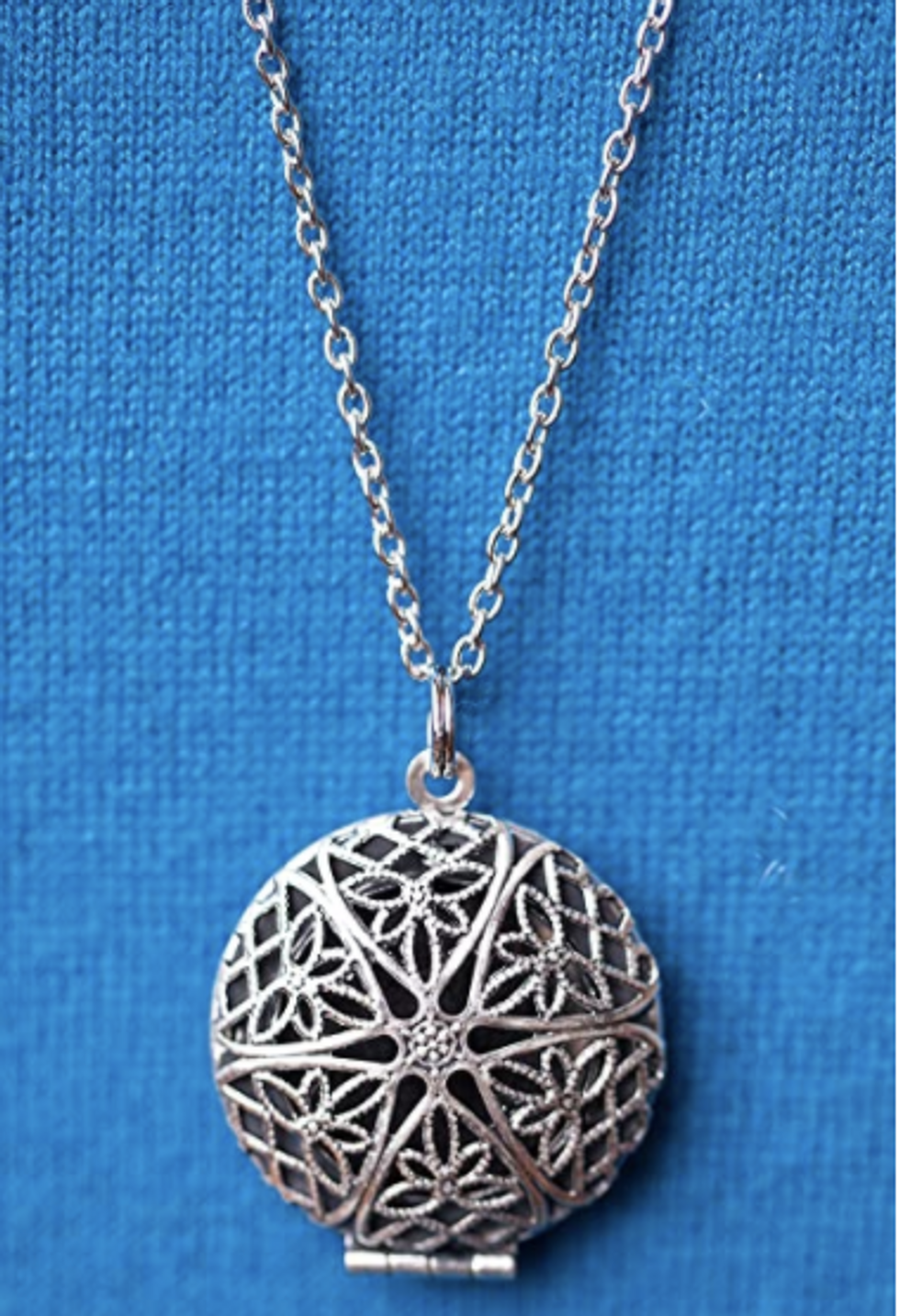 essential oil diffuser locket