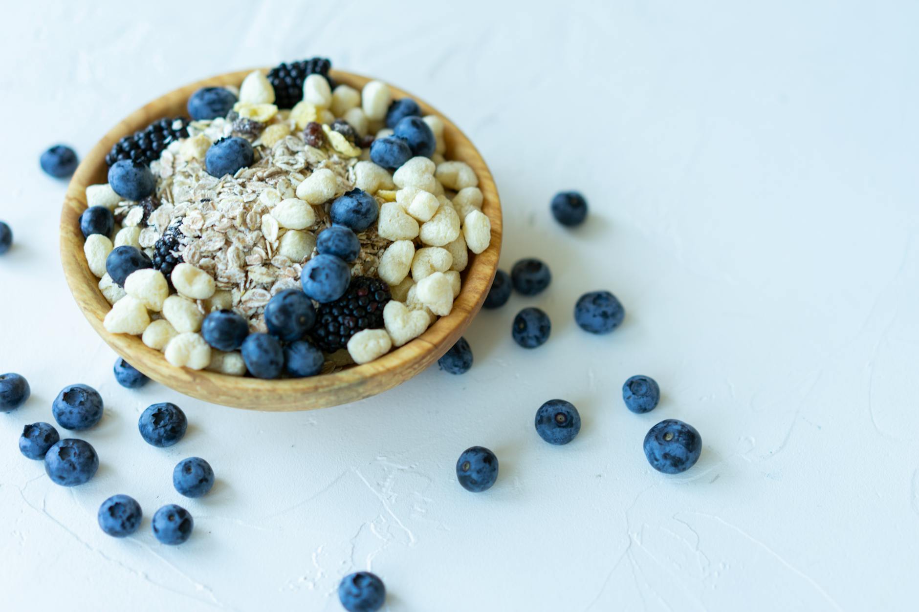 porridge ingredients with blueberries in a bowl