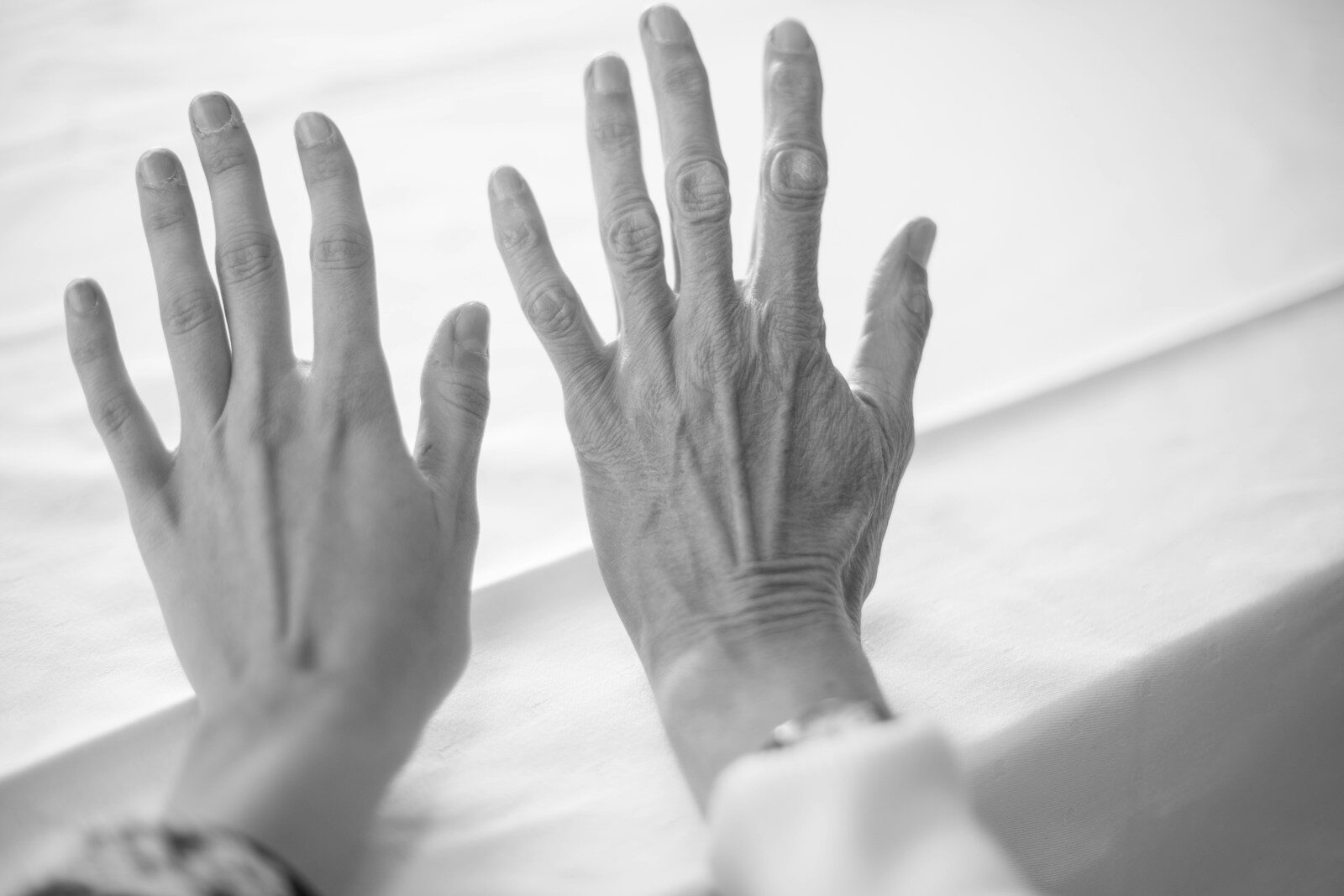 The Daily Habits That Quietly Age You Faster